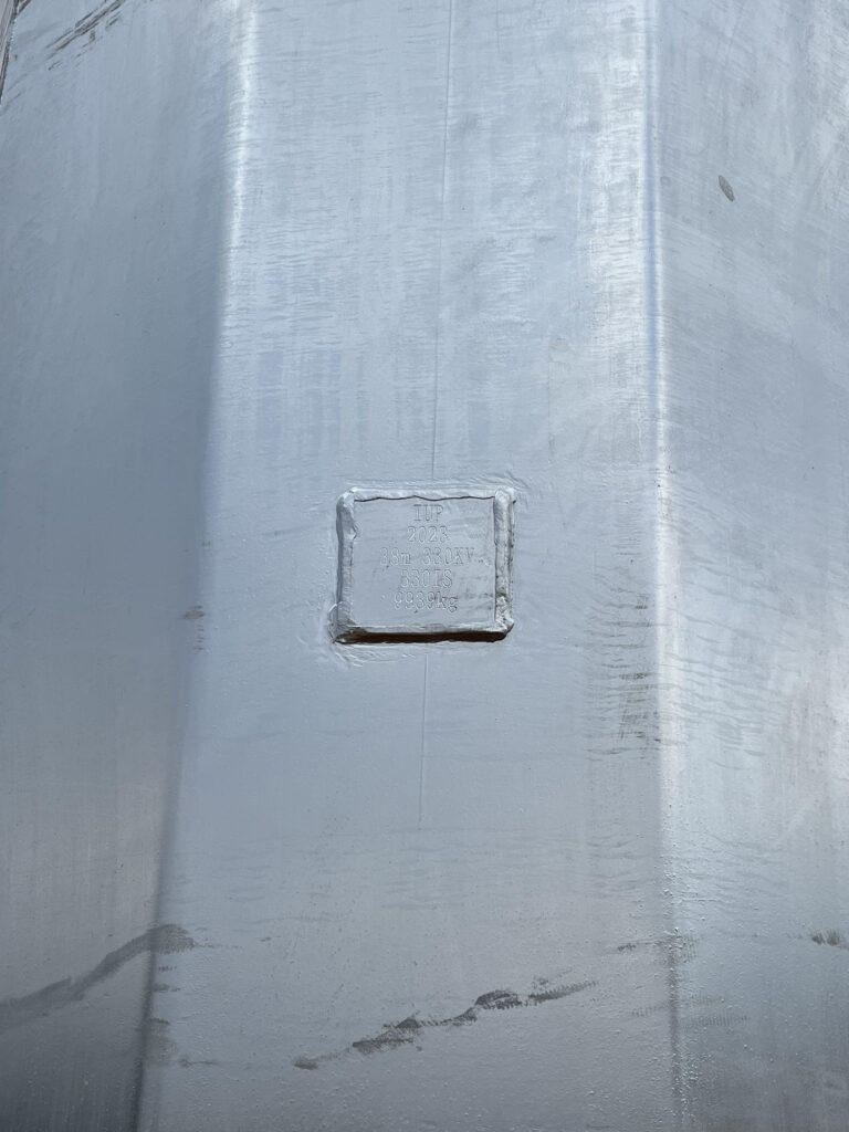 square-shape-welded-on-electricity-pole